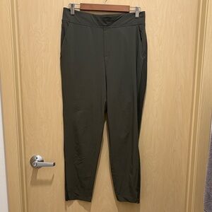 Athleta Green Brooklyn Ankle Pants - size 6 - EUC